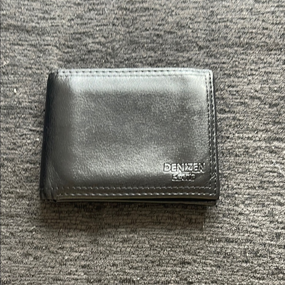 Levi's Black Key Card Holder Sleek Compact Design